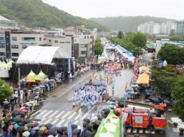 경북 안동시 『안동차전놀이』, K-민속 열풍 가능성 열어 - 장엄한 역동성으로 축제 하이라이트 장식 기사 이미지
