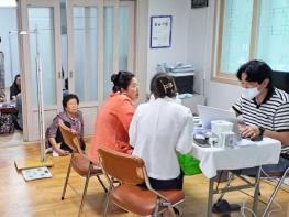 청송군, 마을로 찾아가는 행복병원과 밥차 운영 기사 이미지