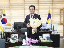 안동시의회 손광영 의원, ‘2025 지방자치 의정대상’ 대상 수상 기사 이미지