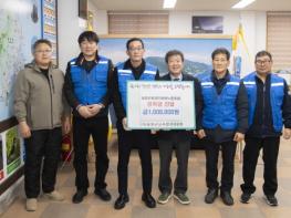 울릉군환경미화원노동조합, 지역인재 양성 위해 장학금 100만원 기탁 기사 이미지