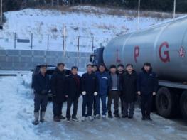 울릉군 ‘LPG 시대’ 개막… 대규모 저장탱크 첫 가스 충전실시 기사 이미지
