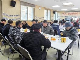 한 끼보다 큰 돌봄, 청송군 안덕면 신성2리 ‘이웃밥상’ - 주민이 만든 정기 안부살핌 첫발 기사 이미지