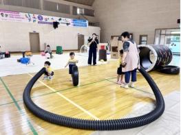 청송군, 어린이를 찾아가는 놀이터‘찾놀 Free Play 버스’운영 기사 이미지
